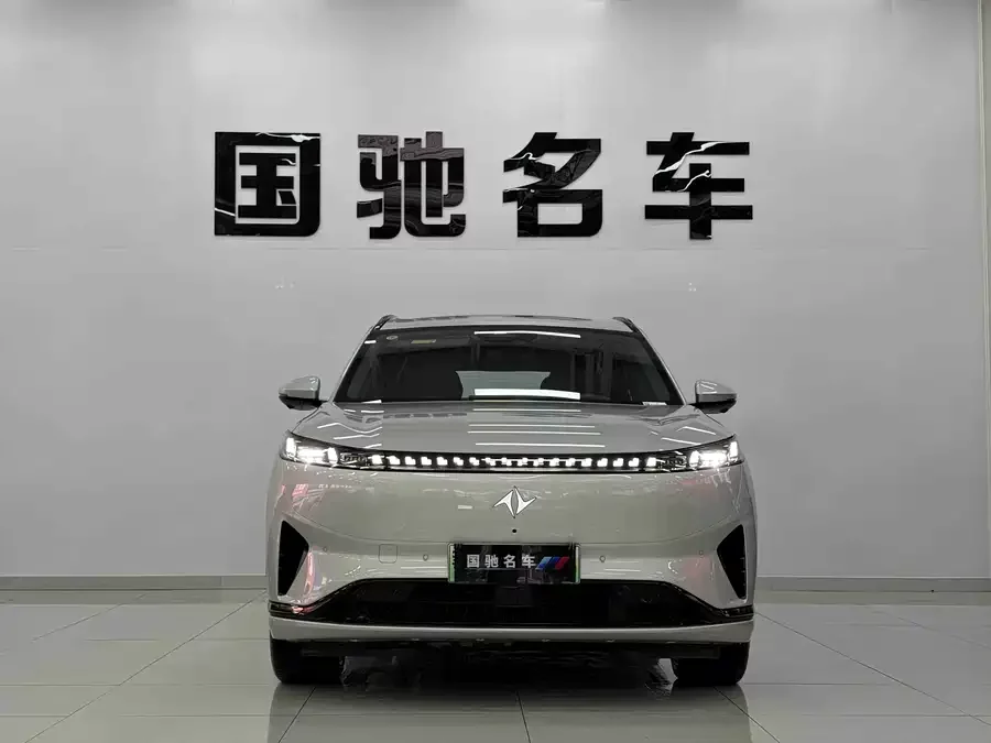 Dongfeng eπ008