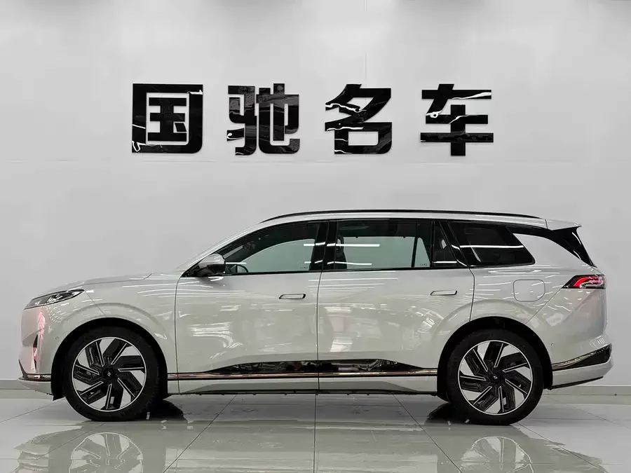 Dongfeng eπ008