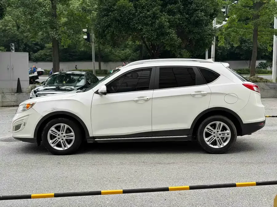 GAC Trumpchi GS5
