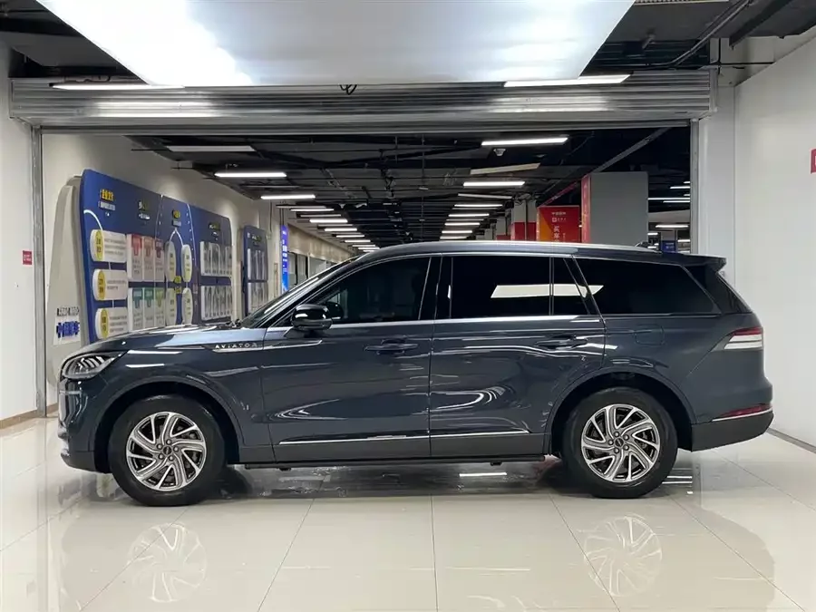 Lincoln Aviator
