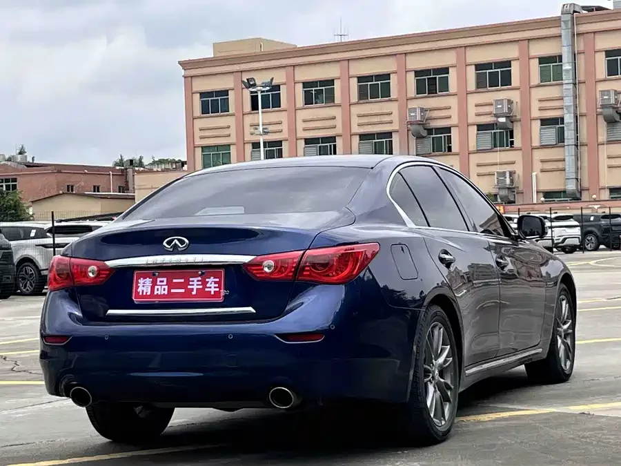 Infiniti Q50L