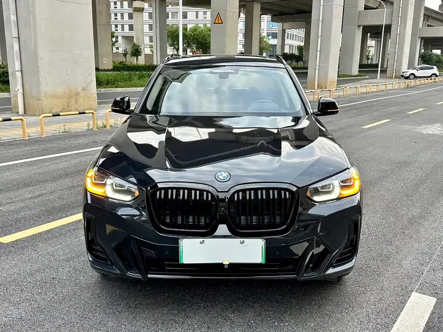 BMW iX3