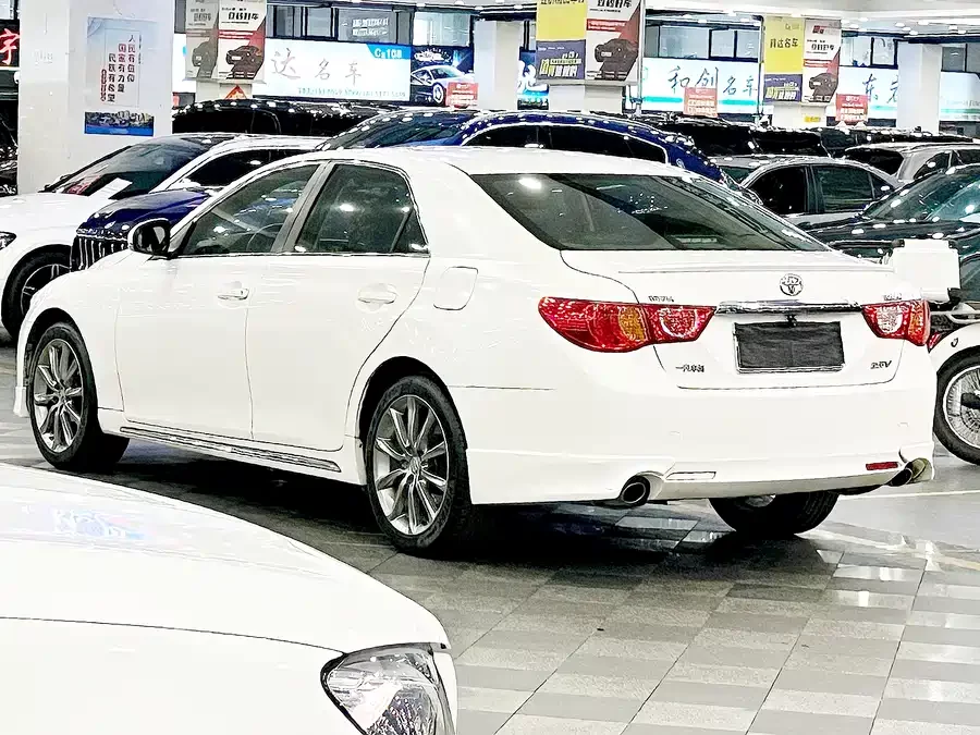 Toyota Reiz