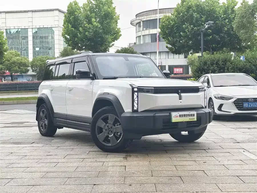 iCAR 03