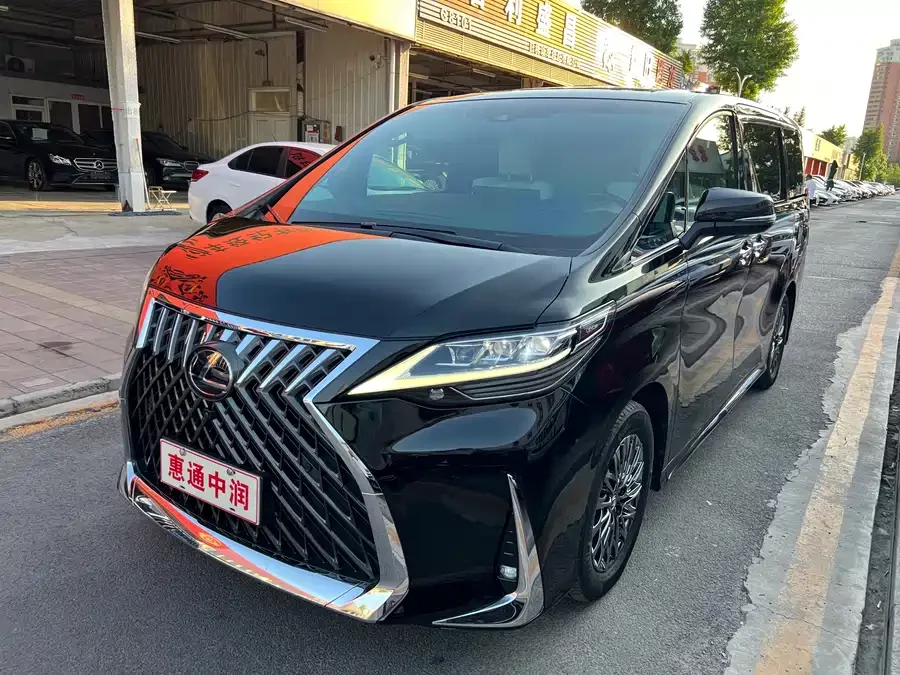 Lexus LM