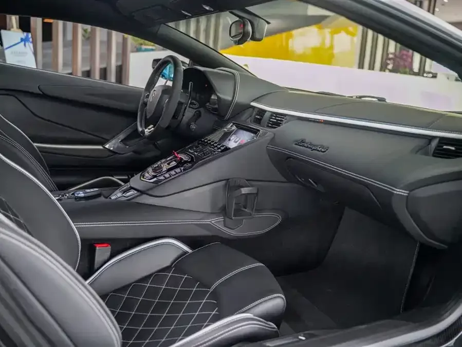 Lamborghini Aventador