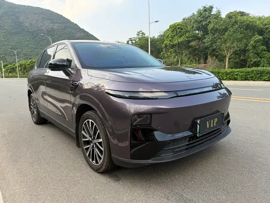 Leapmotor B10