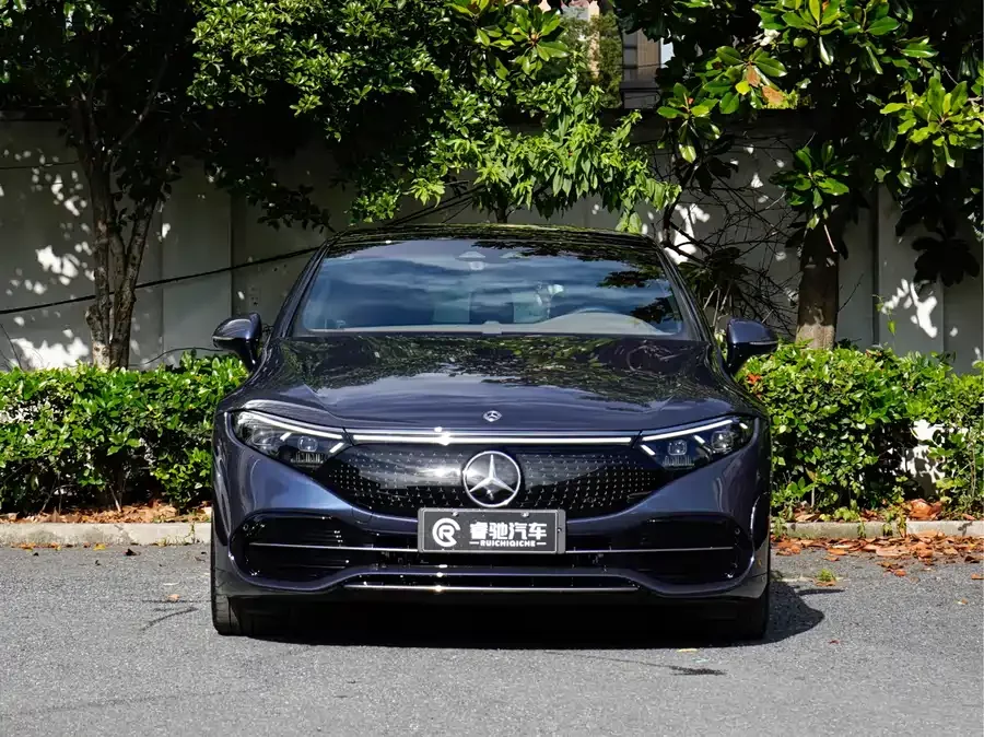 Mercedes Benz EQS