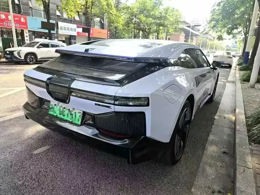 HiPhi Z