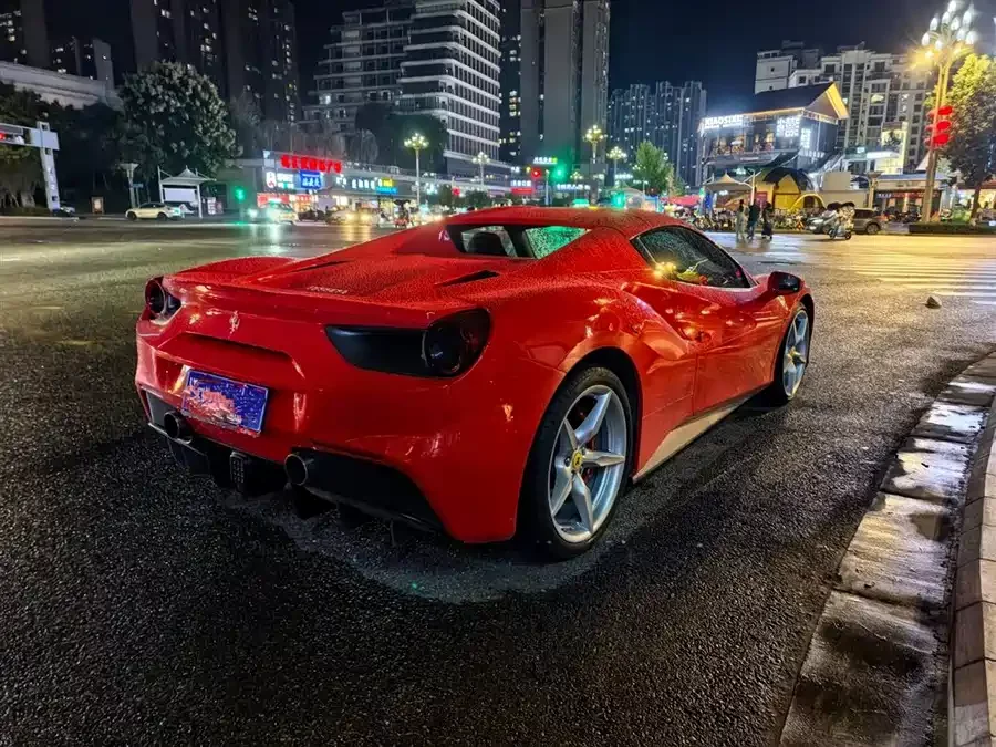 Ferrari 488