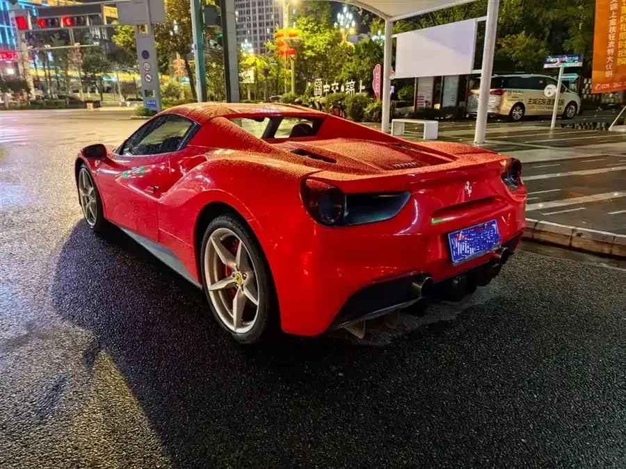 Ferrari 488