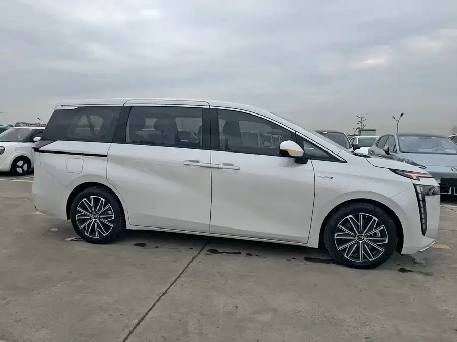GAC Trumpchi E8 PHEV