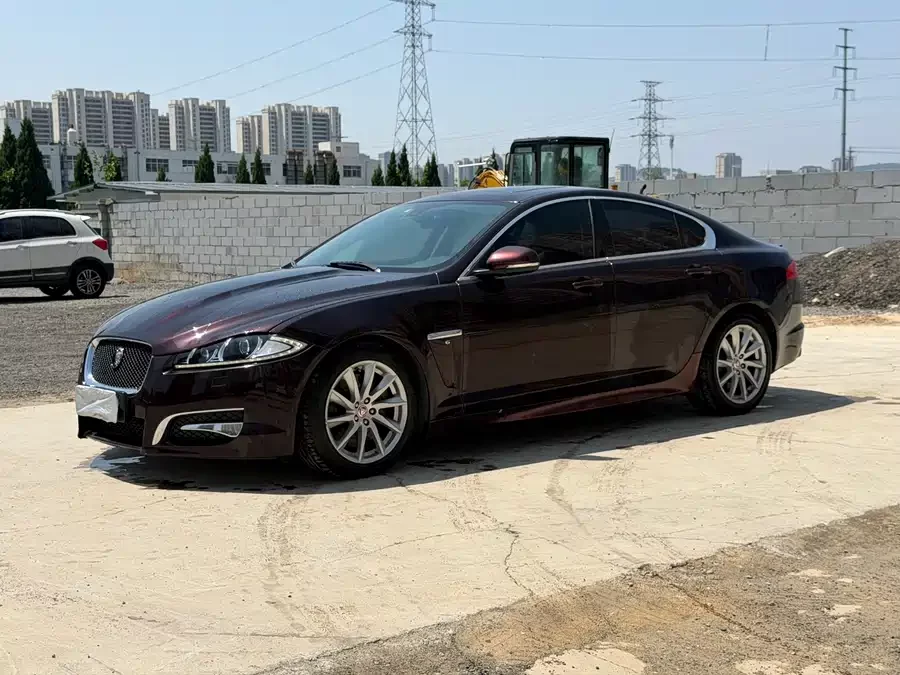 Jaguar XF