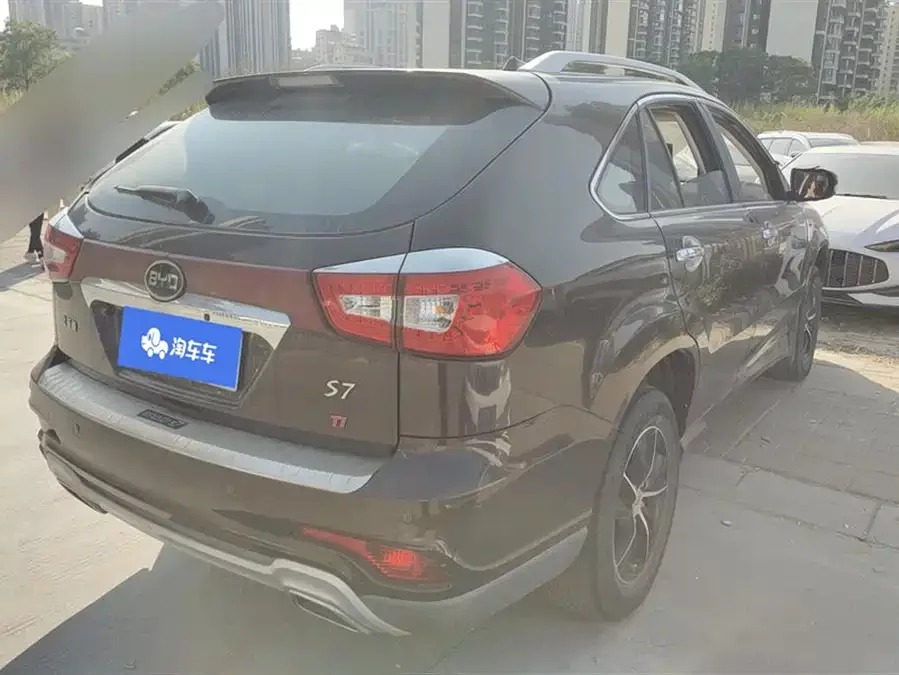 BYD S7