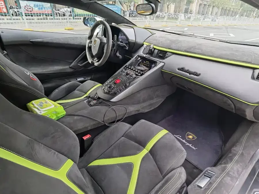 Lamborghini Aventador
