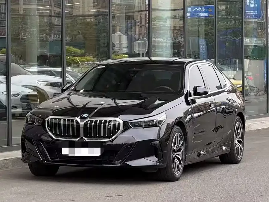 BMW i5