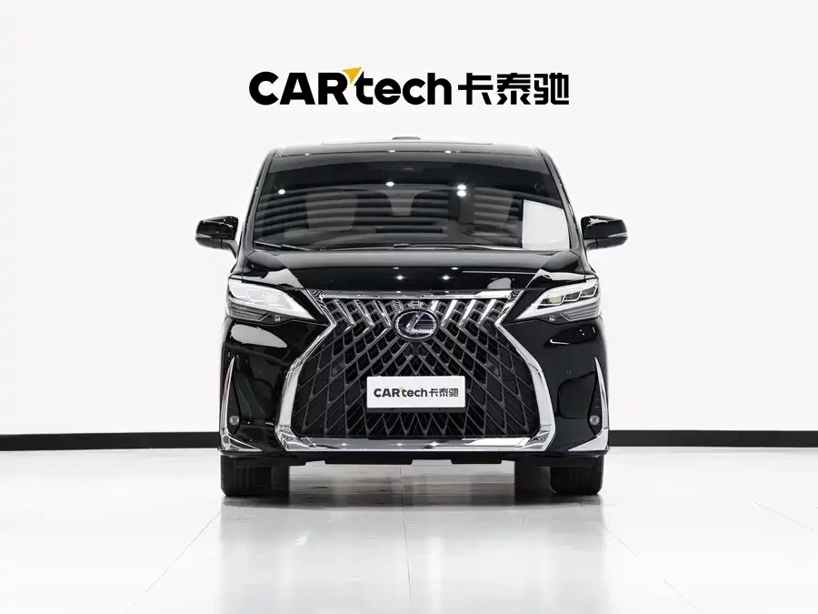 Lexus LM