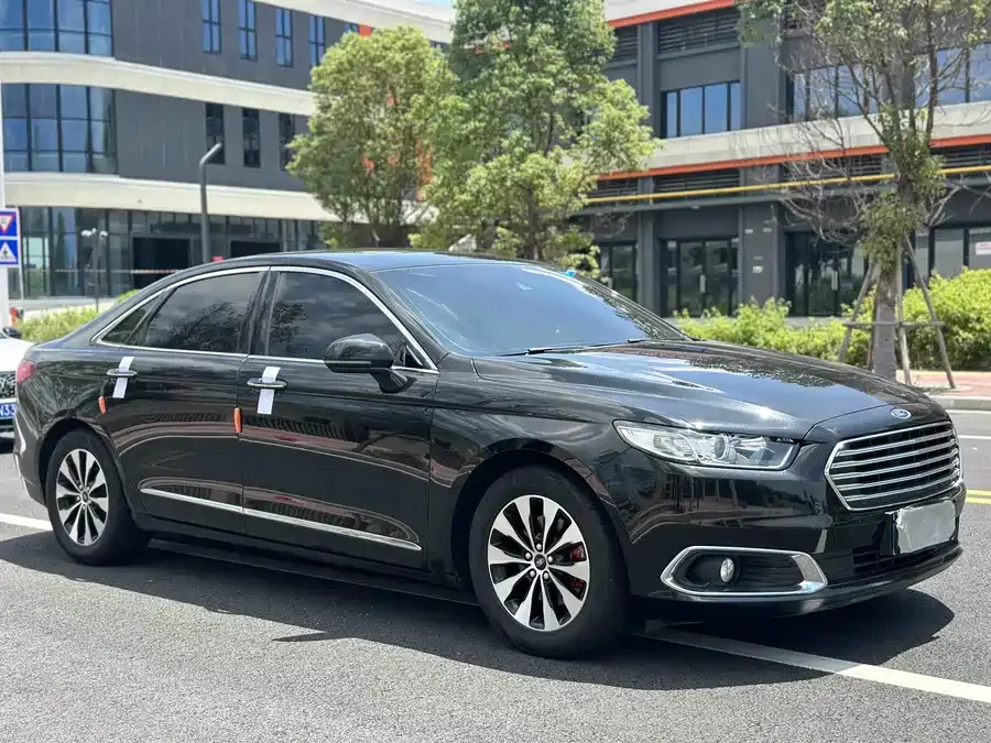 Ford Taurus