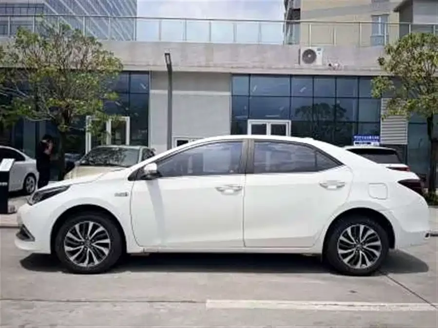 Toyota Corolla Hybrid E+