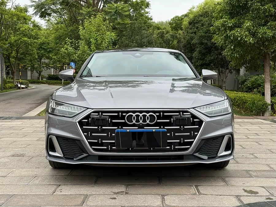 Audi A7L