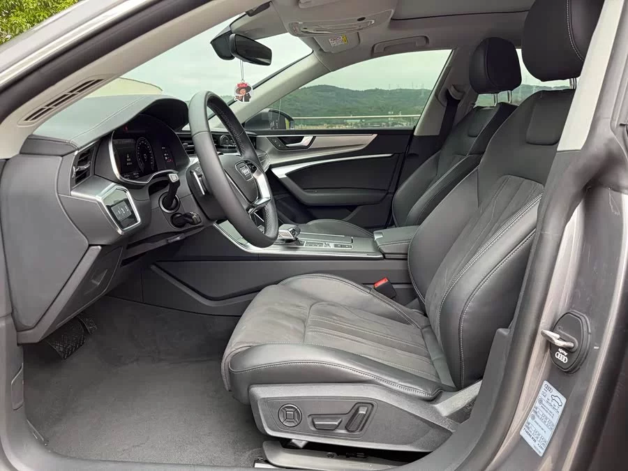 Audi A7L