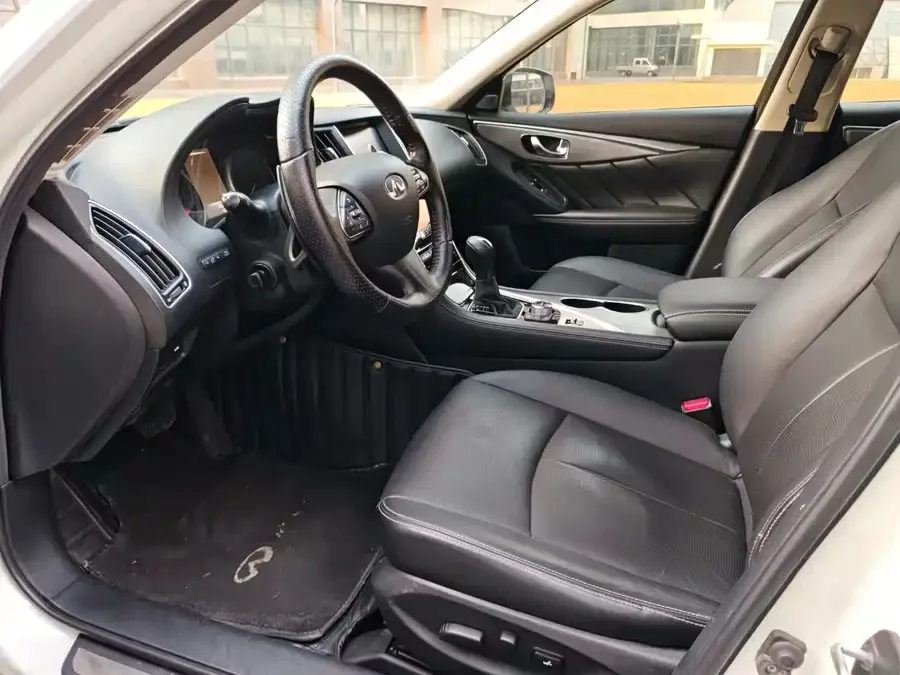 Infiniti Q50