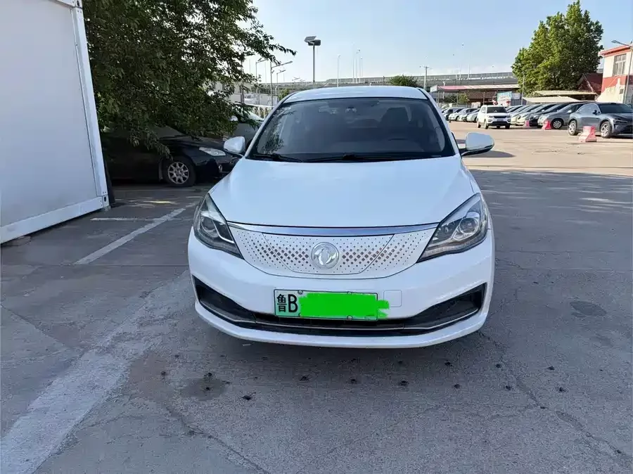 Dongfeng E70
