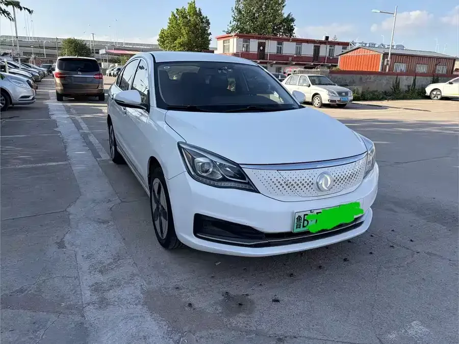 Dongfeng E70
