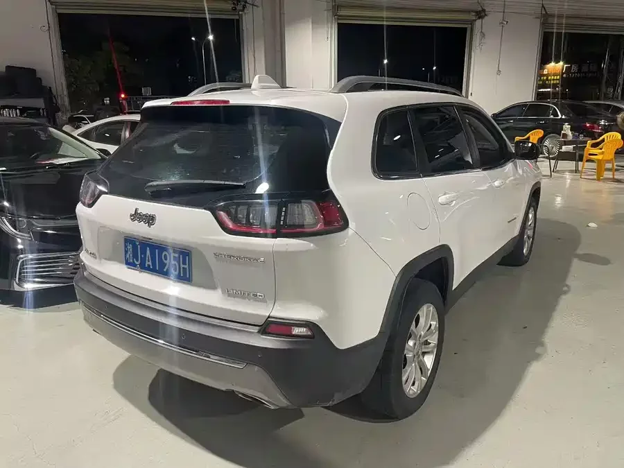 Jeep Cherokee