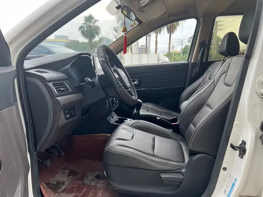Dongfeng Fengguang 330