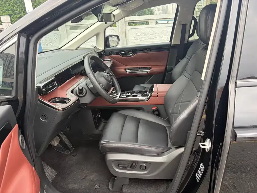 GAC Trumpchi E8 PHEV