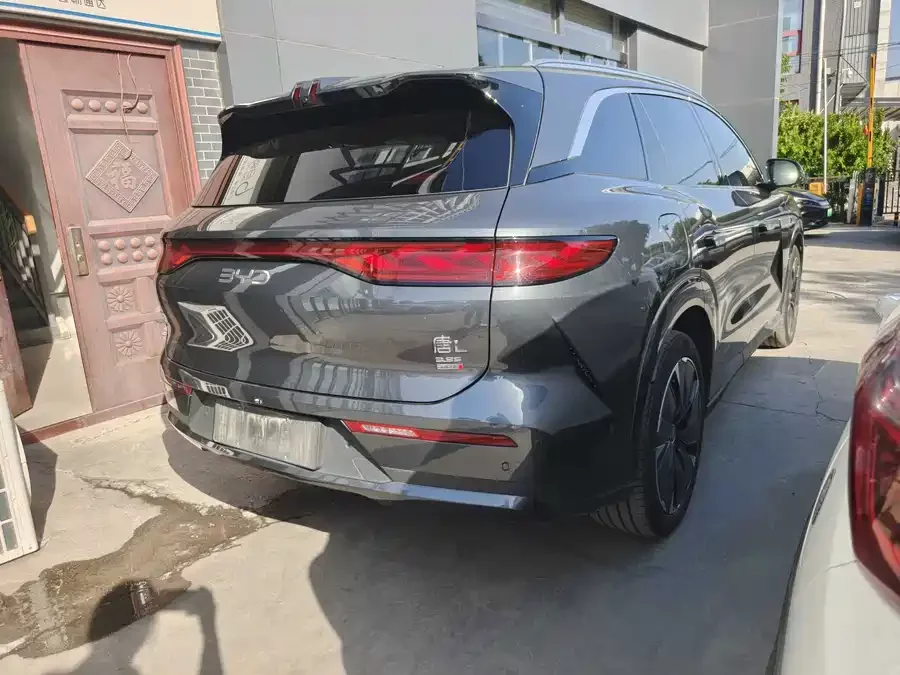 BYD Tang L