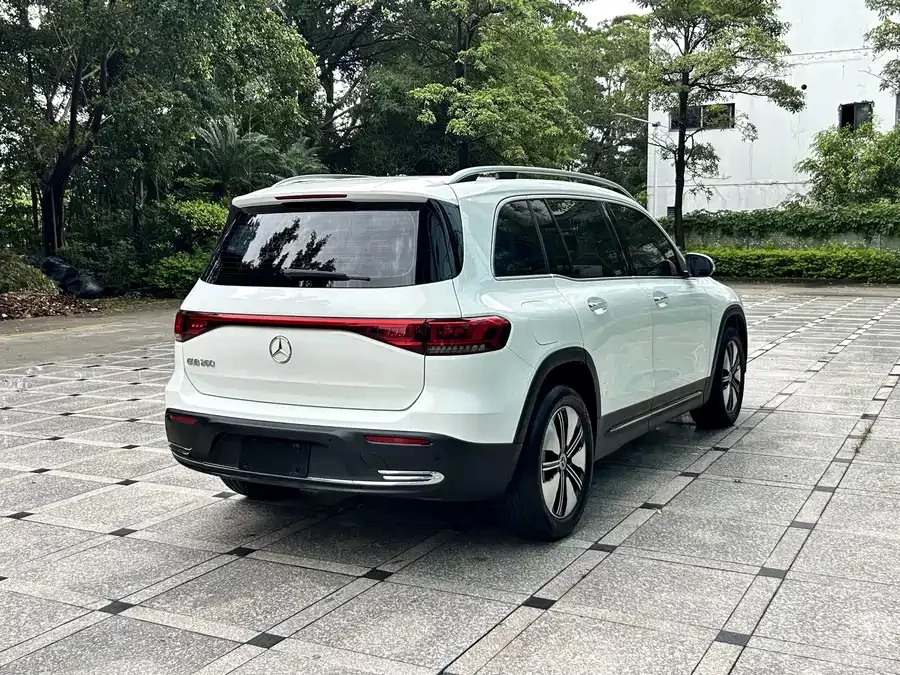 Mercedes Benz EQB