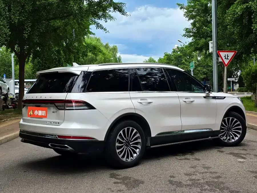 Lincoln Aviator