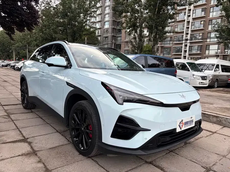 ARCFOX Alpha T5