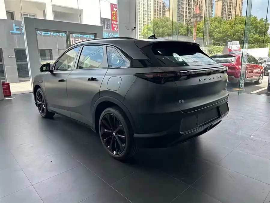 ARCFOX Alpha T5