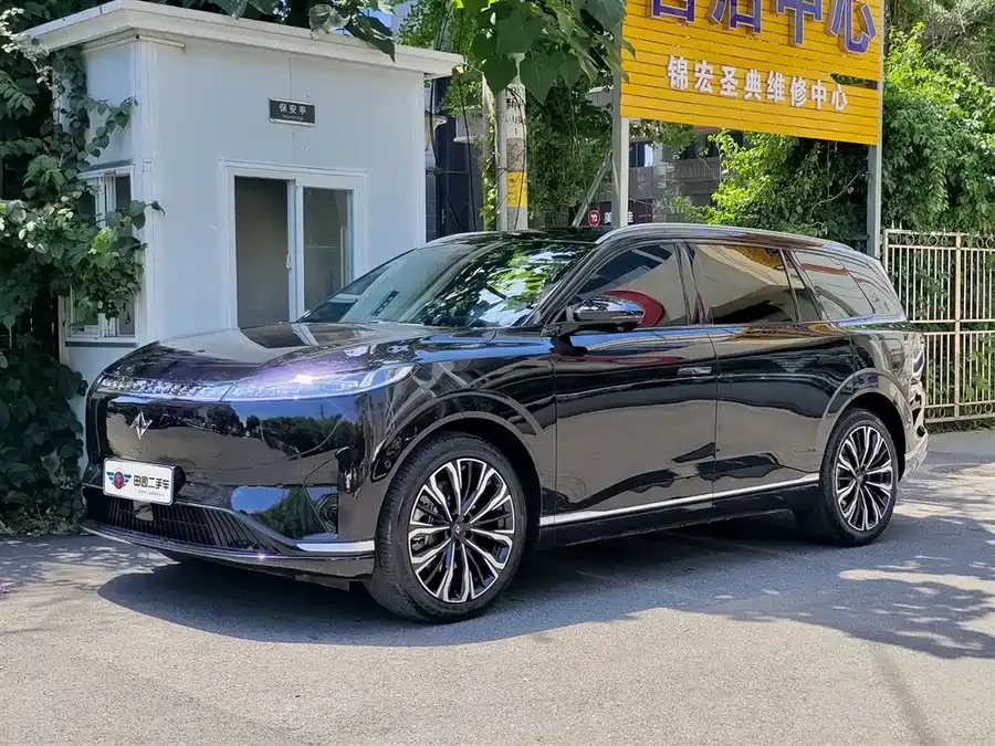 Dongfeng eπ008