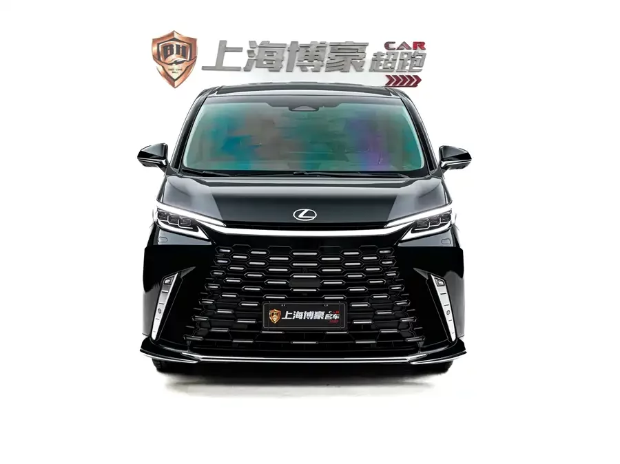 Lexus LM