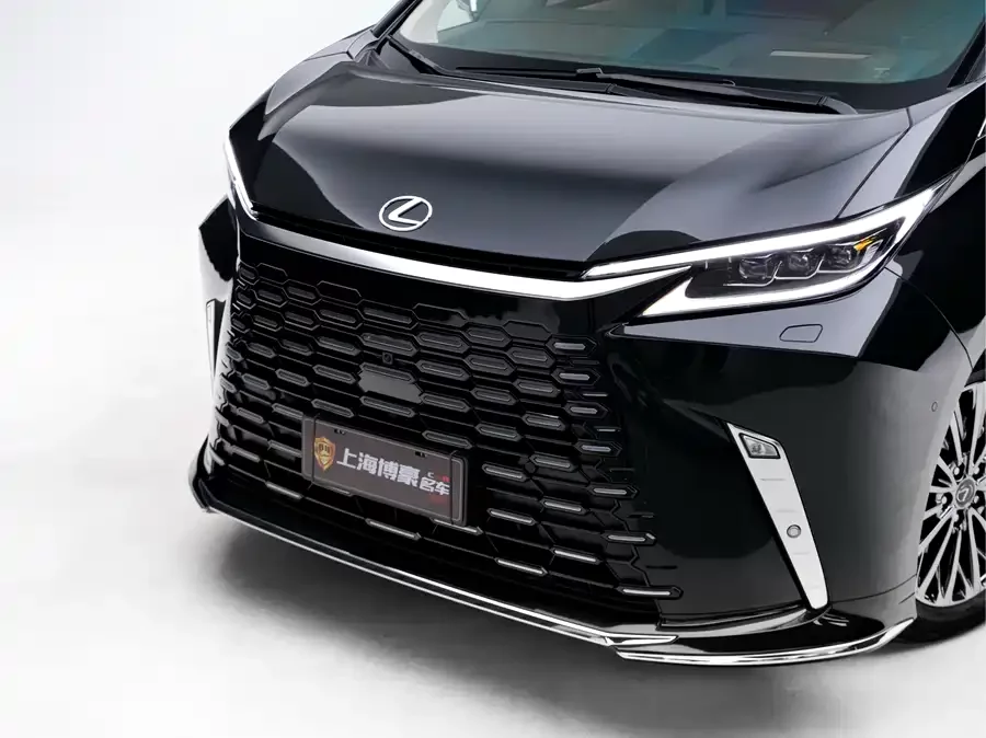 Lexus LM