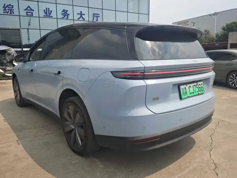 Li Ideal i8
