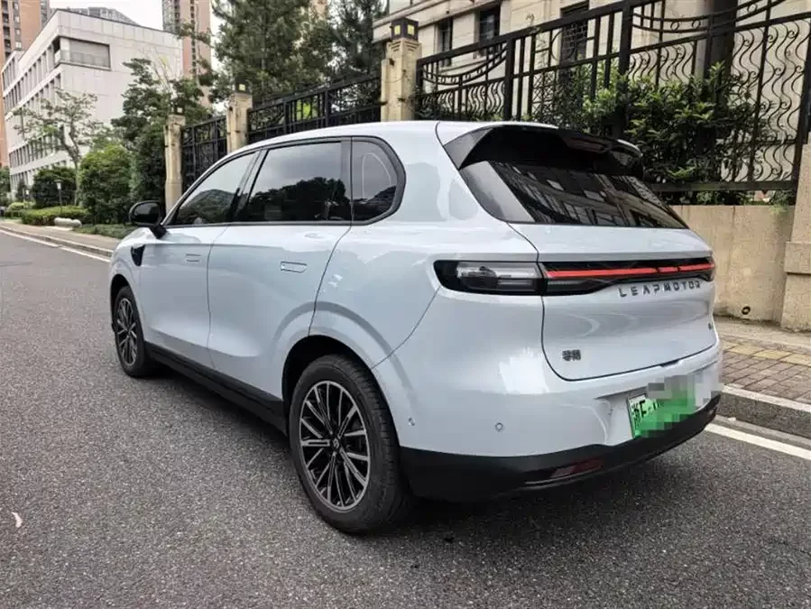 Leapmotor B10