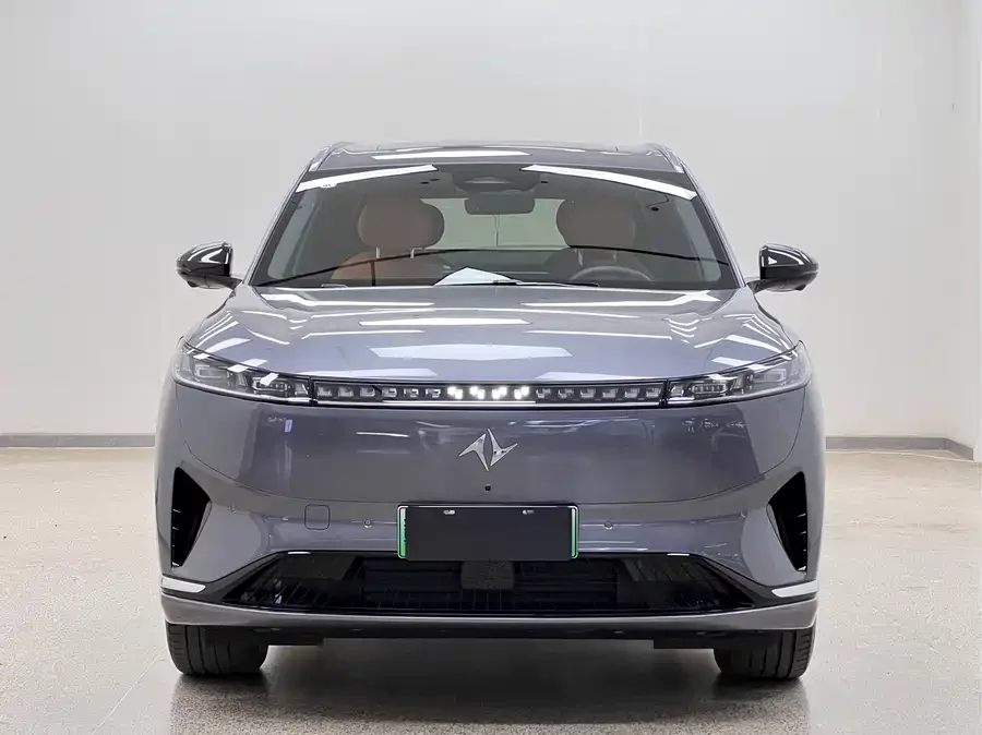 Dongfeng eπ008