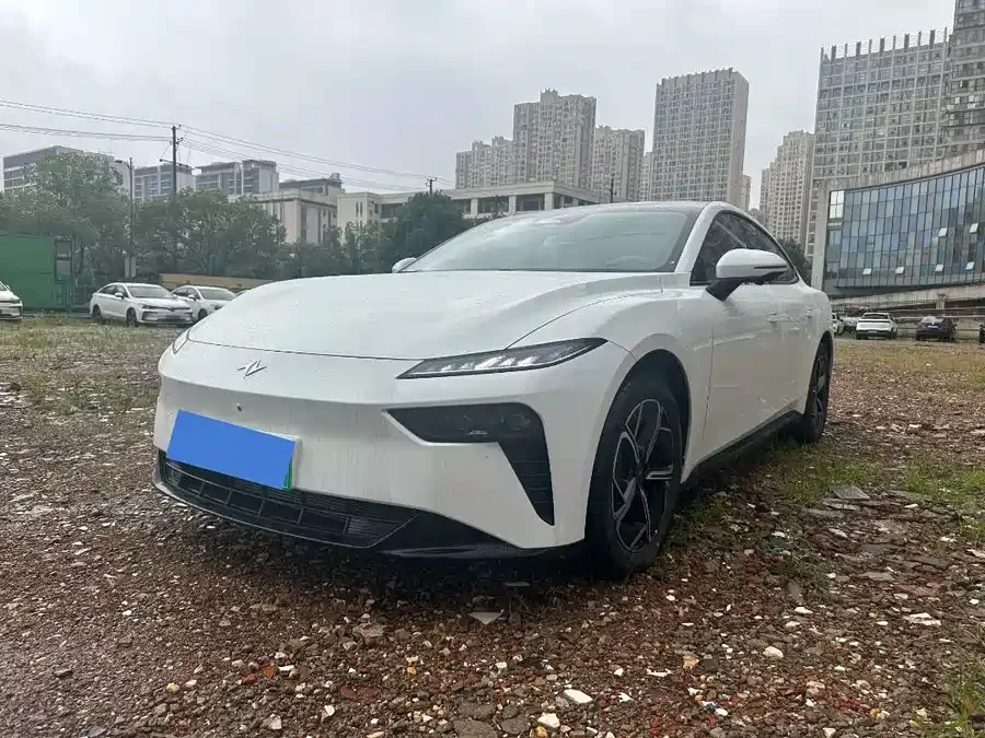 Dongfeng eπ007