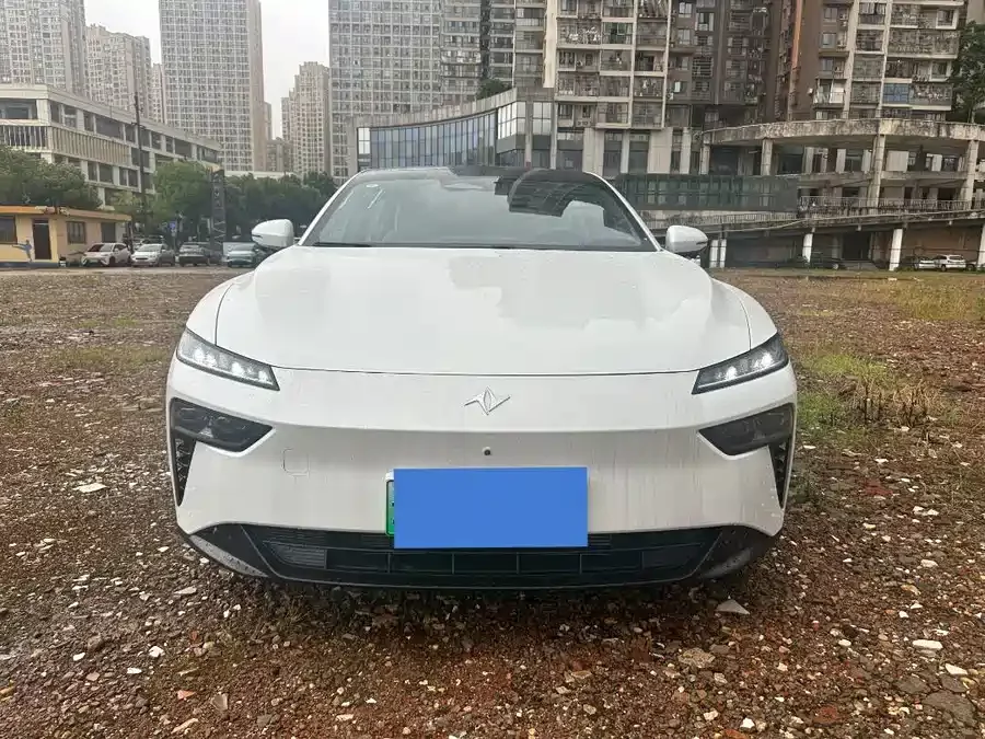 Dongfeng eπ007
