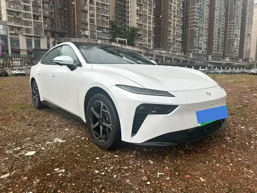 Dongfeng eπ007