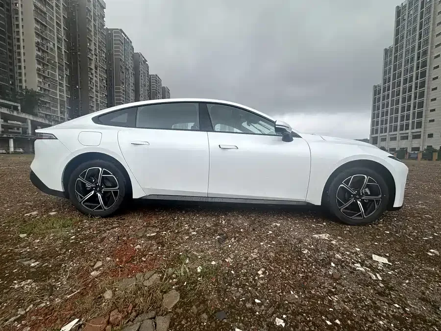 Dongfeng eπ007