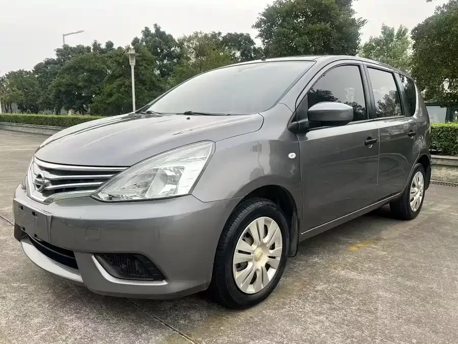 Nissan Livina