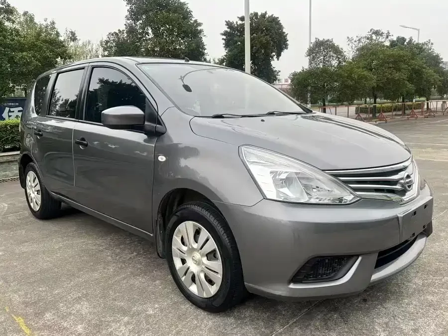 Nissan Livina