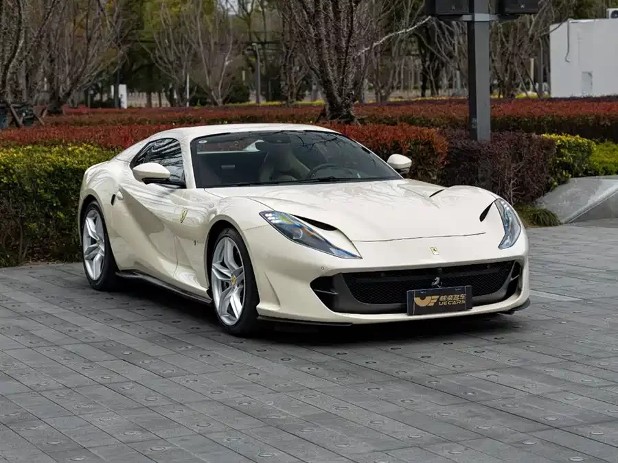 Ferrari 812