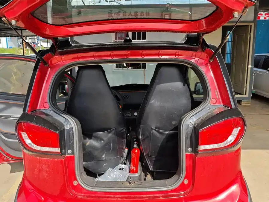 Baojun E100